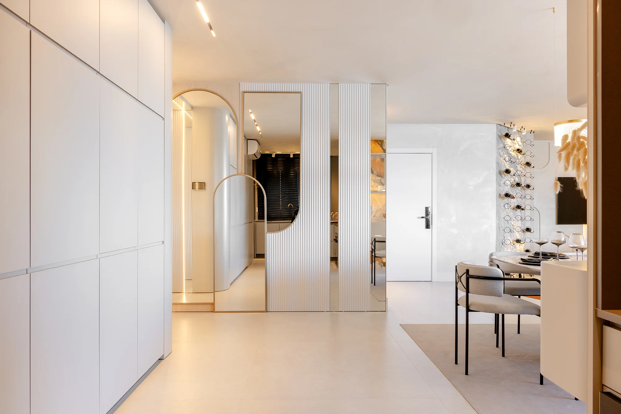 HORIZON PALACE - APTO 1301 - MOBILIADO
