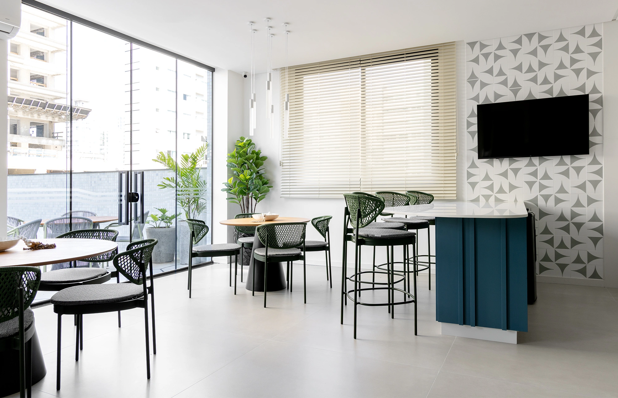 HORIZON PALACE - APTO 1301 - MOBILIADO