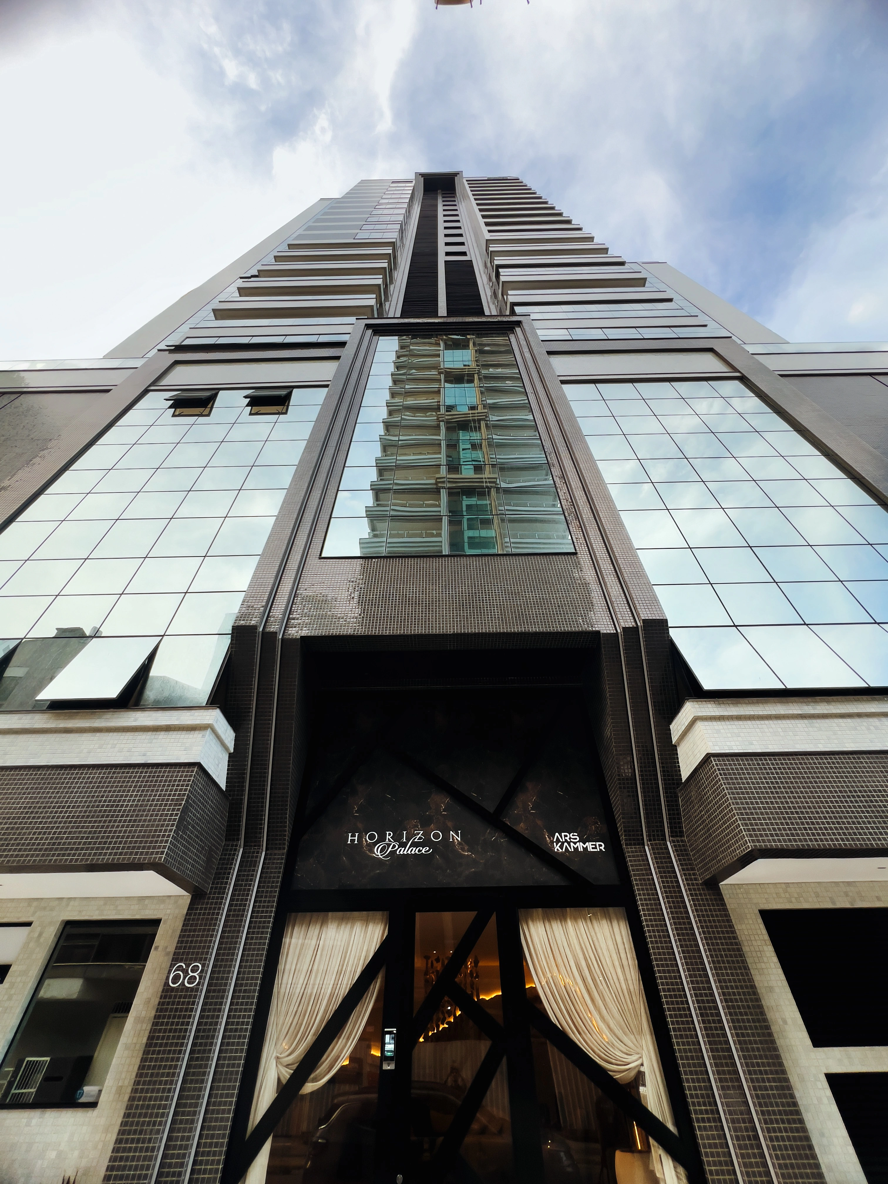 HORIZON PALACE - APTO 1301 - MOBILIADO