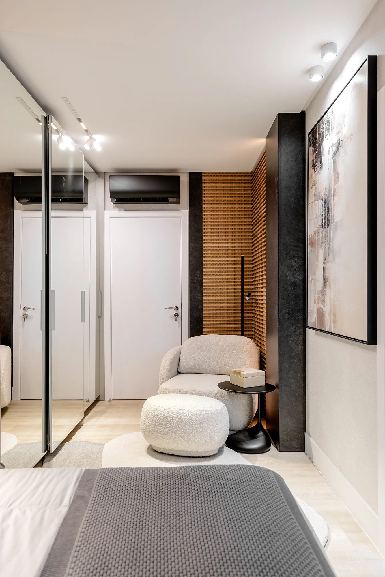 HORIZON PALACE - APTO 1301 - MOBILIADO